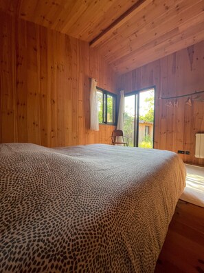 4 soverom, strykejern/-brett, wi-fi og sengetøy