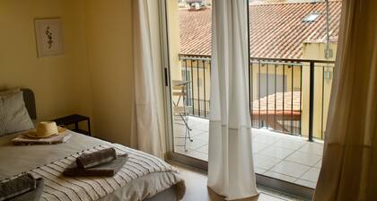 Apartamento Duplex, Amplo e Moderno, com Todas as Comodidades a 10 min da Praia