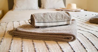 Apartamento Duplex, Amplo e Moderno, com Todas as Comodidades a 10 min da Praia