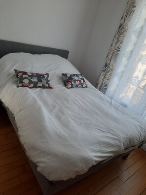 1 Schlafzimmer, Bügeleisen/Bügelbrett, Bettwäsche