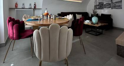 House with garden and private parking. Cellar and sauna