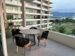 Outdoor dining - Luxury Retreat, VGolf. Marina Vallarta. (Puerto Vallarta)