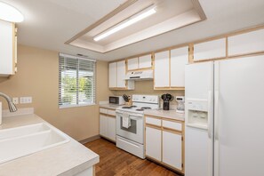 Fridge, microwave, oven, stovetop - Tucked Away Oasis! (Boise)