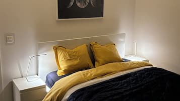 2 Schlafzimmer, BĂŒgeleisen/BĂŒgelbrett, WLAN, BettwĂ€sche
