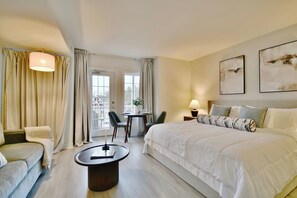 1 bedroom, iron/ironing board, WiFi, bed sheets - Relax & Rejuvenate at 2BR Haven (Shanty Bay)
