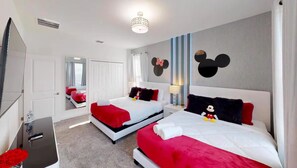 6 slaapkamers, een strijkplank/strijkijzer, wifi, beddengoed