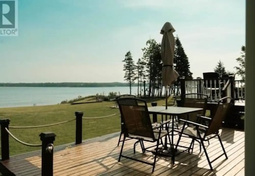 Waterfront Cottage in Georgetown