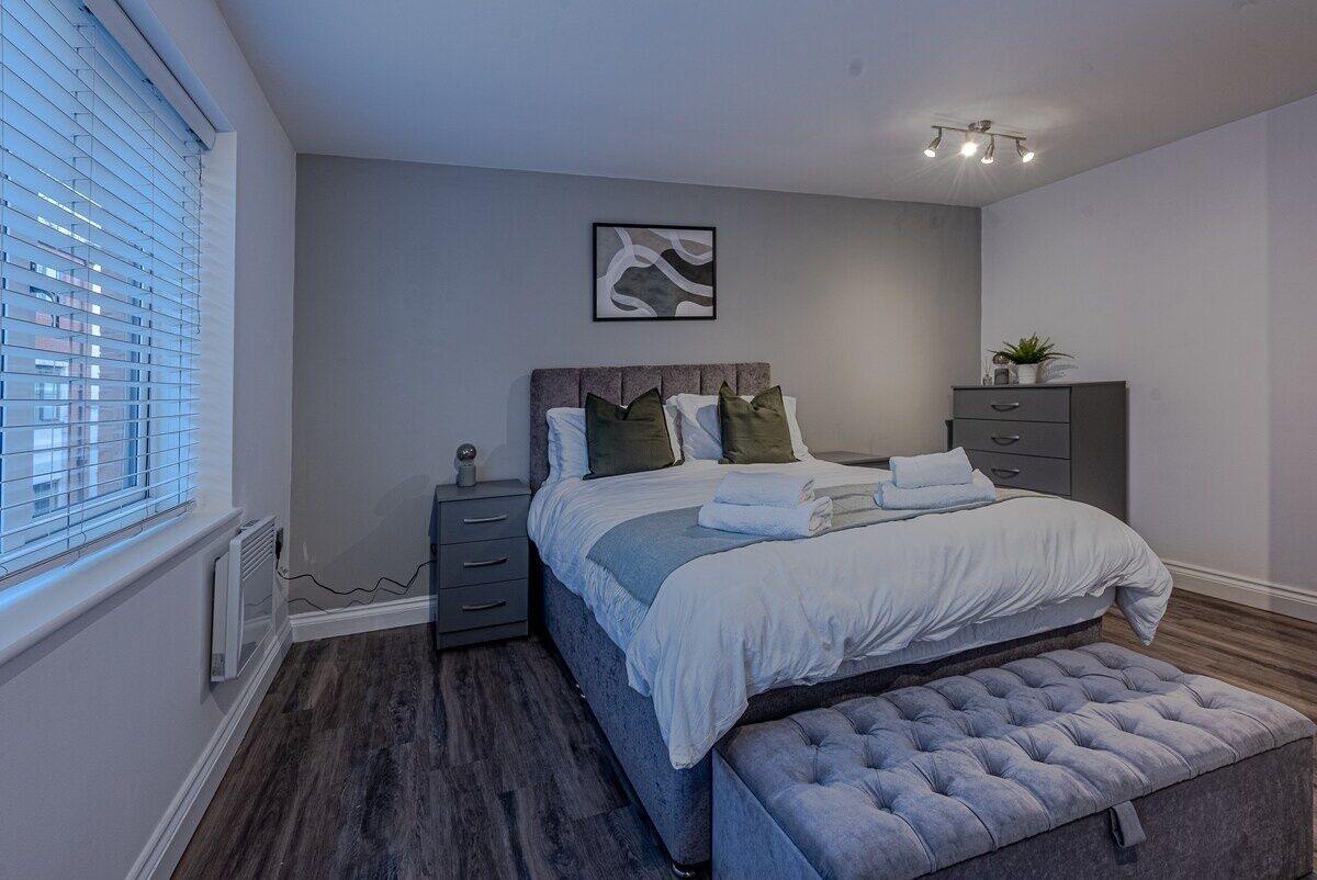 3 bedrooms, iron/ironing board, free WiFi, bed sheets