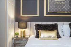 5 habitaciones, escritorio, tabla de planchar con plancha y wifi 