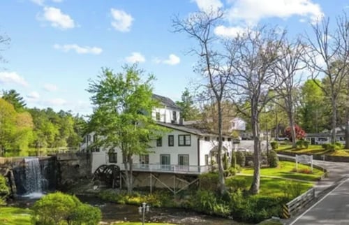 Tranquil Lakeside Waterfall Retreat-Leaf Season Is Here