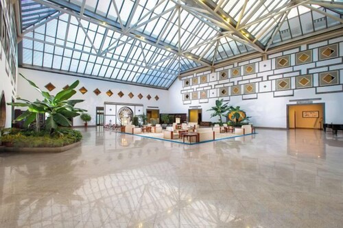 Fragrant Hill Hotel