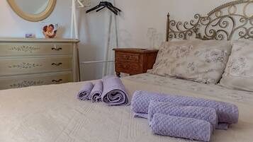 2 Schlafzimmer, Schreibtisch, Bügeleisen/Bügelbrett, WLAN