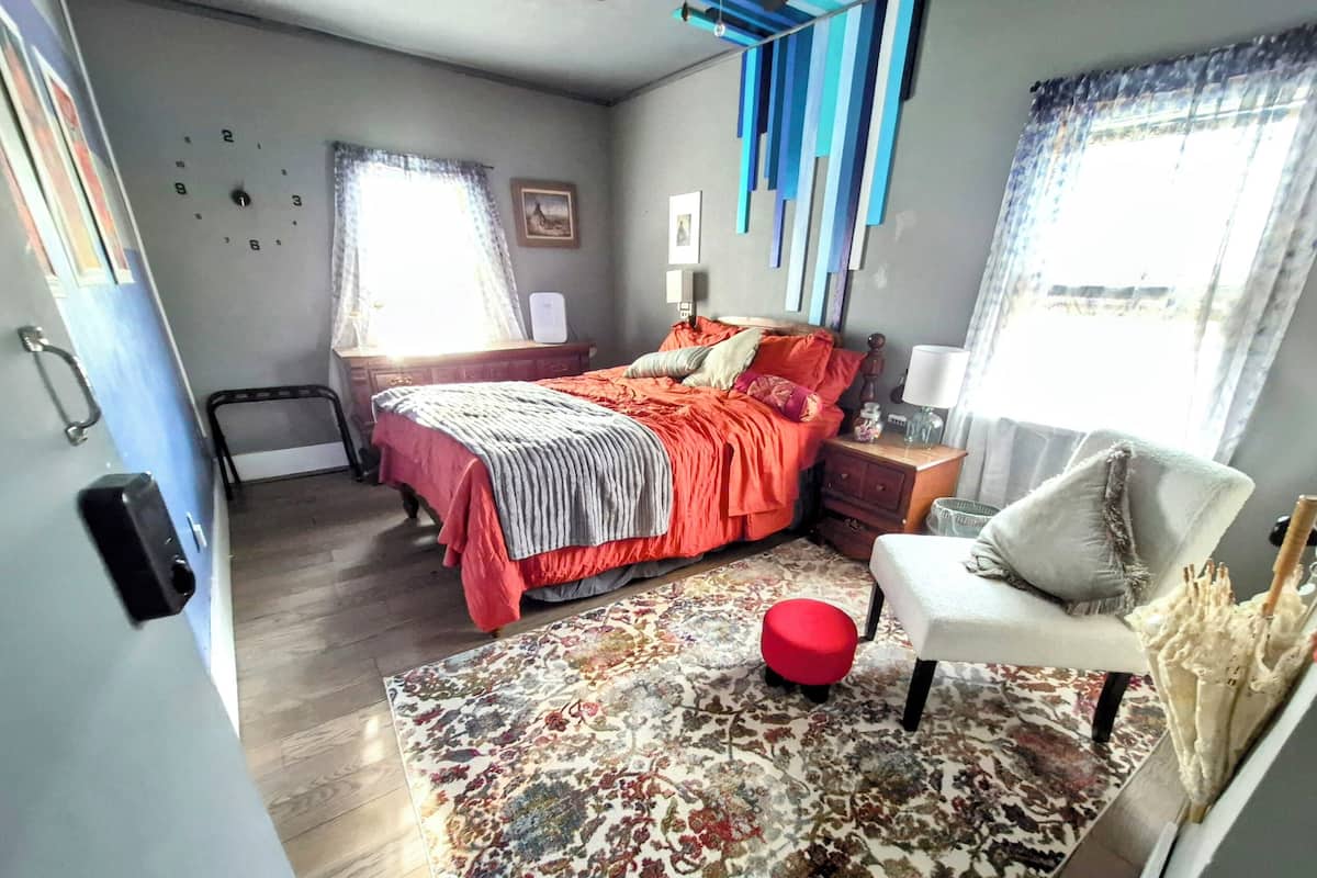 Traditionele kamer, uitzicht op bergen | Individueel gedecoreerd, individueel gemeubileerd, een bureau