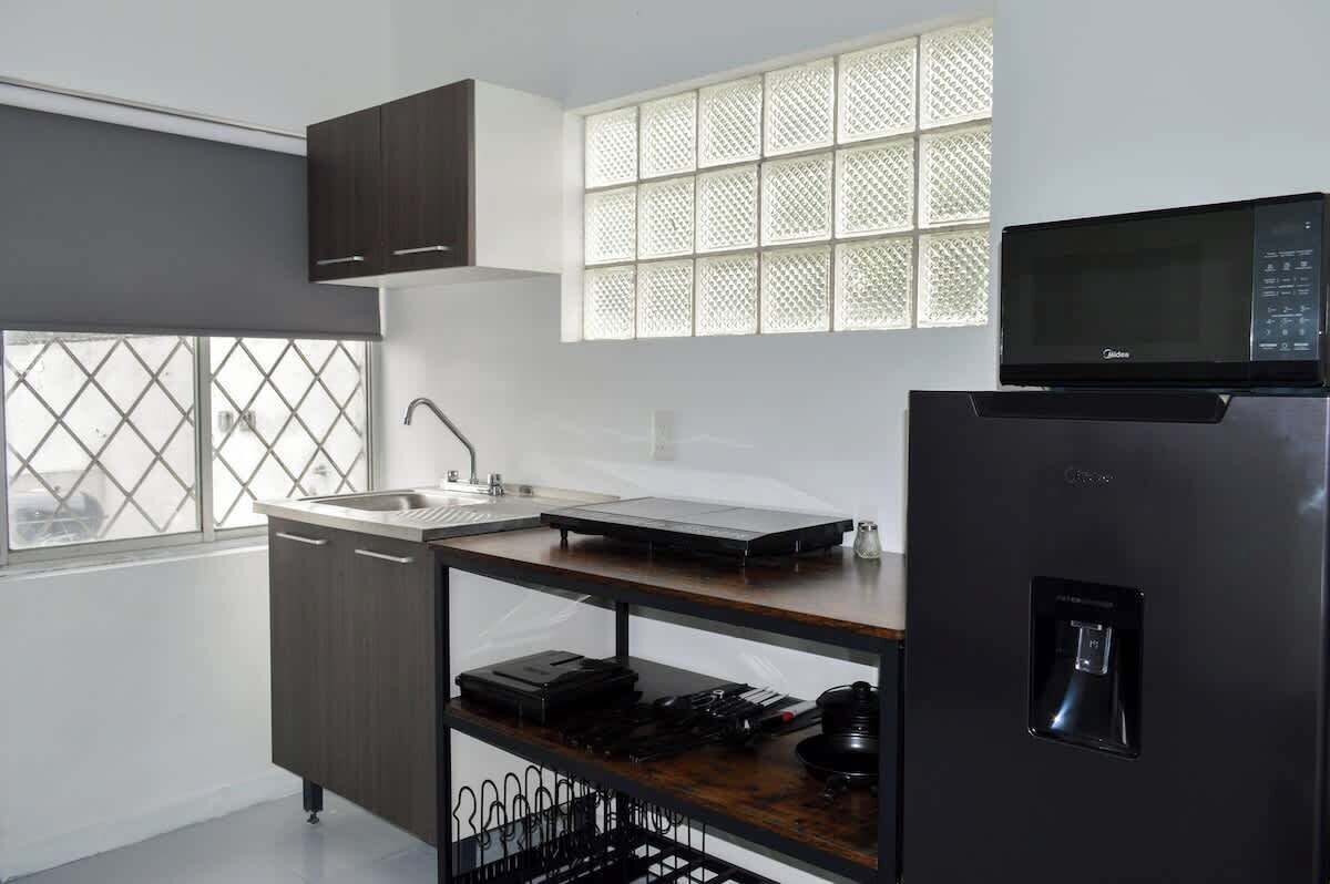 Fridge, microwave, stovetop, dishwasher