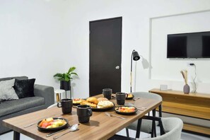 Dining - Ramon Corral 504-B, Col. Hidalgo (Monterrey)