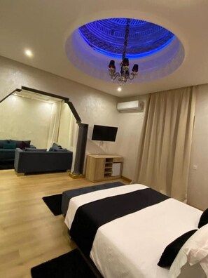 7 bedrooms, WiFi, bed sheets - Gorgeous 7-bedroom villa in Marrakech  (Marrakech)