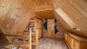Departamento, 2 habitaciones, 2 baños, vista a la montaña | Área de sala de estar
