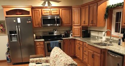 Cozy 1-bedroom apartment in enjoyable Lewisburg with WiFi, AC