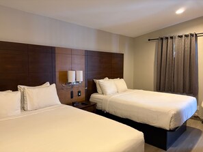 Deluxe-Zimmer, 2 Queen-Betten, Nichtraucher, Kühlschrank und Mikrowelle