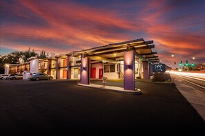 Front of property - INN ON 66 (Flagstaff)