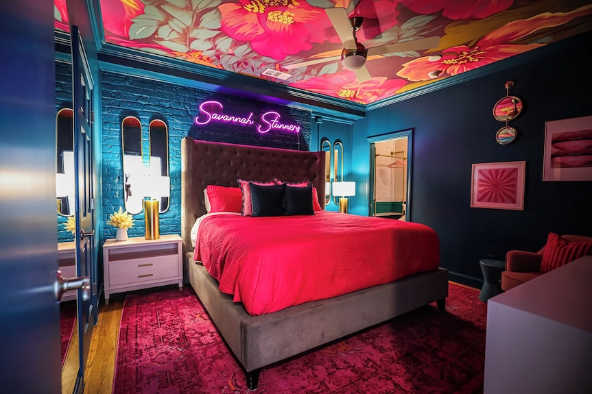 9 Beauty Bars, Photo Booth, Karaoke-girls Getaway Steps Away From River Street - Savannah, GA