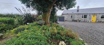 Charming Farmland Escape in the Heart of Ireland