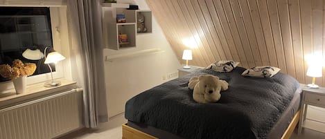 2 bedrooms, in-room safe, iron/ironing board, travel crib