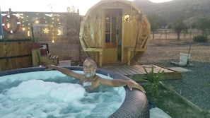 Outdoor spa tub
