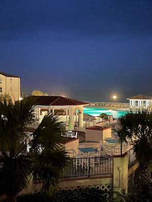 Property grounds - Oceanfront Resort! at Ocean Delight! (North Topsail Beach)