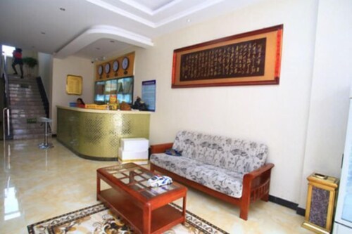 Xianning Century Hotel