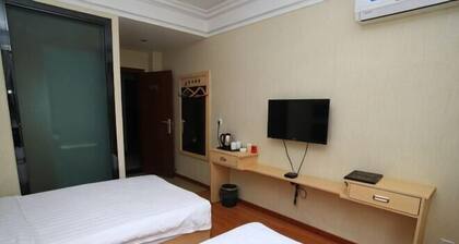 Xianning Century Hotel