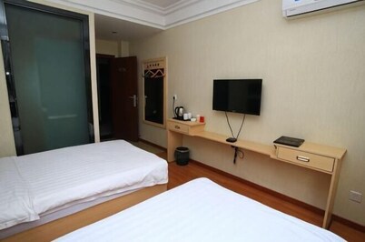 Xianning Century Hotel
