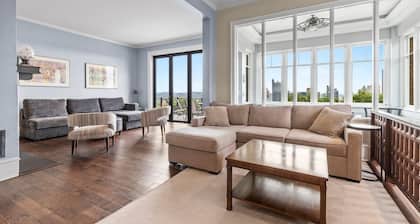 Luxury Pittsburgh Home with Incredible View