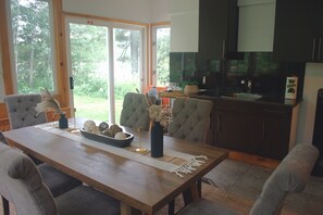 Dining - Spacious & Private Cottage | Escape into Nature| Deep River, Algonguin (Chalk River)