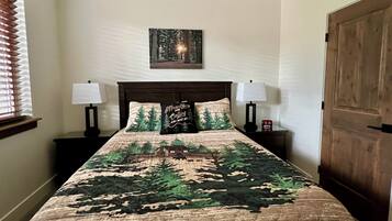 2 bedrooms, desk, iron/ironing board, free WiFi