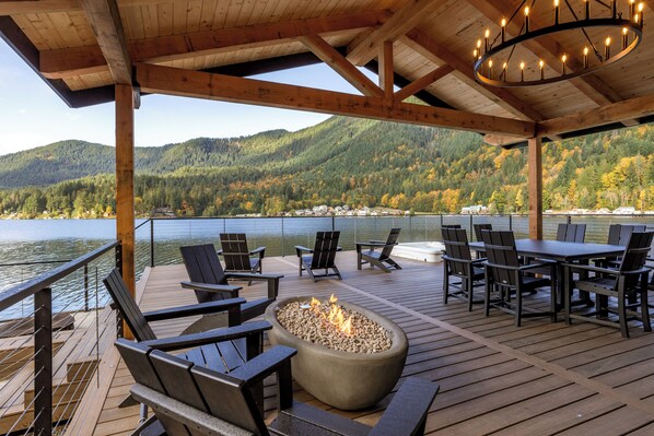 Outdoor dining - Eagle's Landing • Hot Tub & Panoramic Lake Views (Port Angeles)