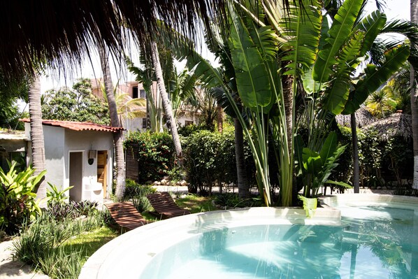 حمّام سباحة خارجي