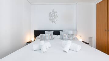 2 dormitorios, tabla de planchar con plancha, wifi gratis y ropa de cama