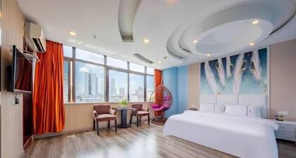 Huangting Holiday Hotel