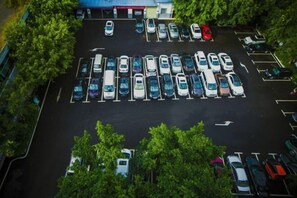 Free self parking - Huangting Holiday Hotel (Dianjiang County)