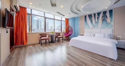 Huangting Holiday Hotel