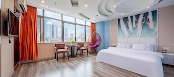 Huangting Holiday Hotel