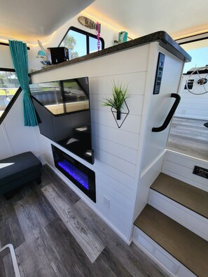 Sauna - Floating Villa ¤ Epic Views ¤ Close to Downtown, Dining, & Shopping! (Panama City)