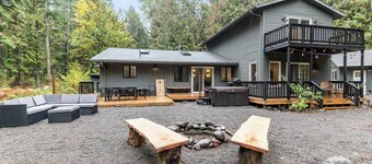 Sandy River Retreat | Pet Friendly | Epic Fishing