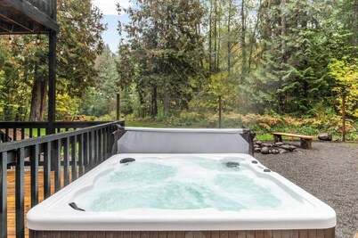 Sandy River Retreat | Pet Friendly | Epic Fishing