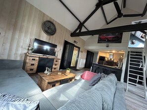 Smart TV, books, stereo