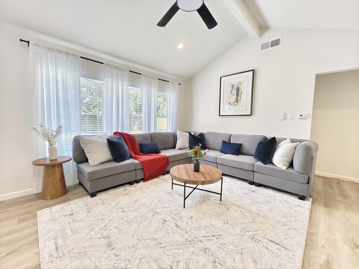 Photo 25 of H-Town Hideout :King Suite, 4 bedrooms close to attractions and restaurants