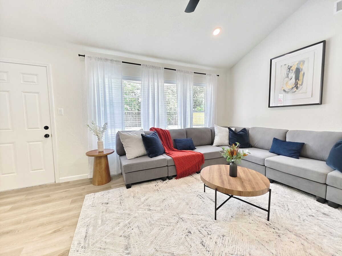Photo 26 of H-Town Hideout :King Suite, 4 bedrooms close to attractions and restaurants