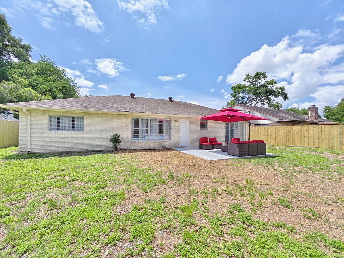 Photo 54 of H-Town Hideout :King Suite, 4 bedrooms close to attractions and restaurants