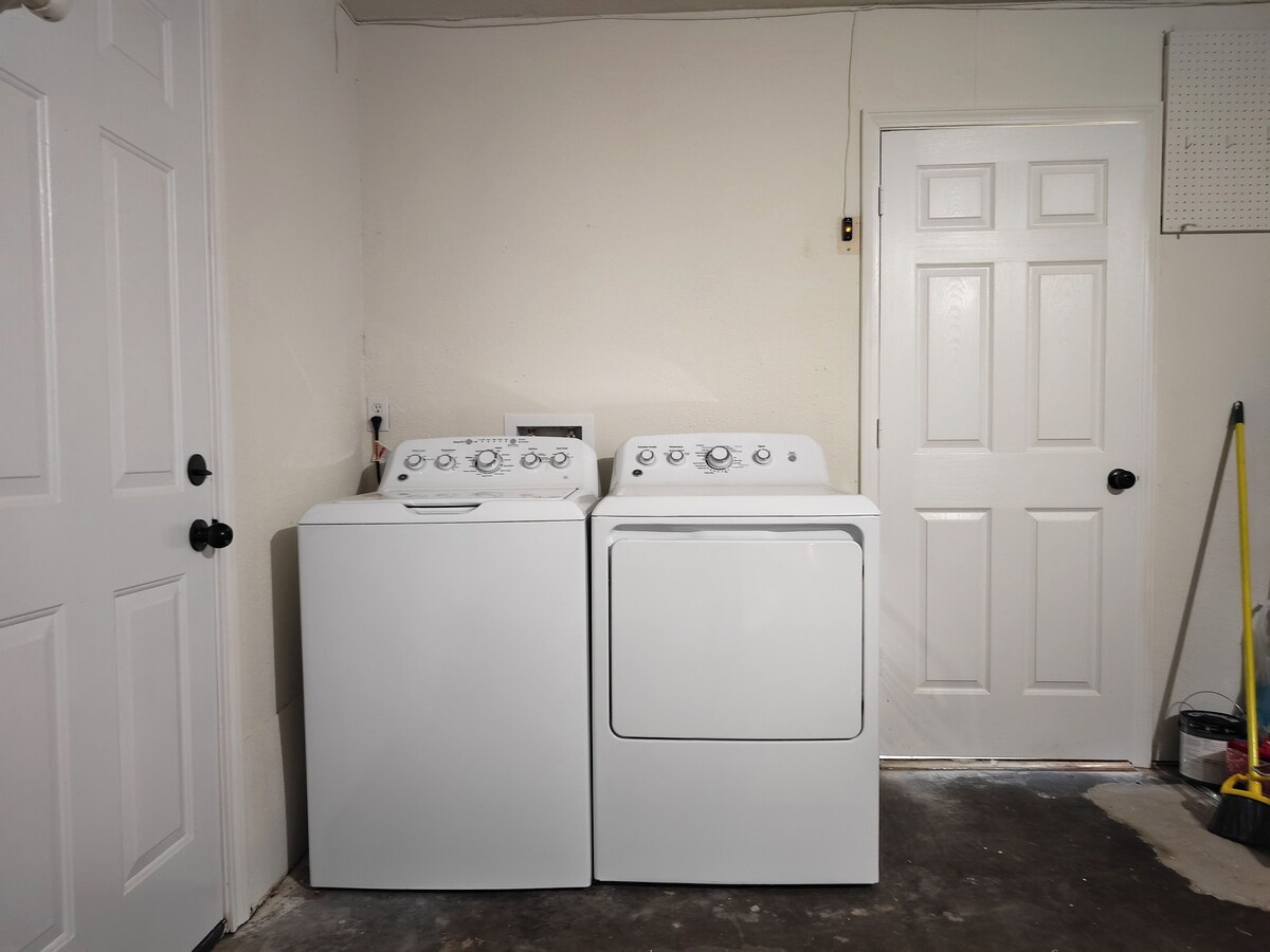 Photo 56 of H-Town Hideout :King Suite, 4 bedrooms close to attractions and restaurants